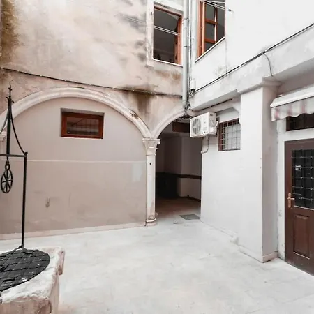Appartement Enjoy The Silence In Old Private Penthouse *