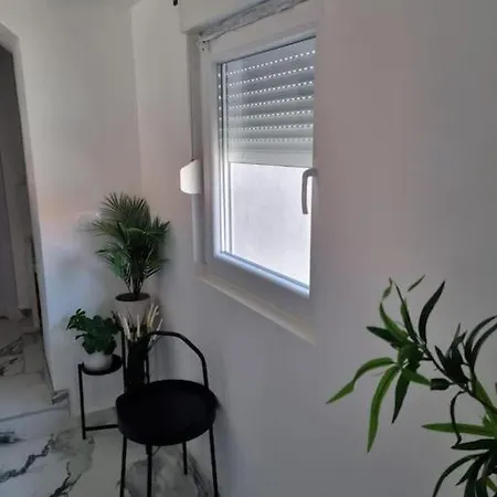 Enjoy The Silence In Old Private Penthouse Appartement *