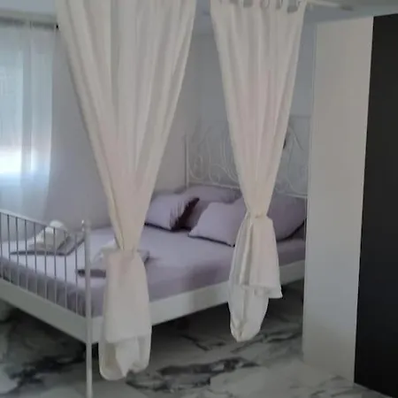 Appartement Enjoy The Silence In Old Private Penthouse Zadar
