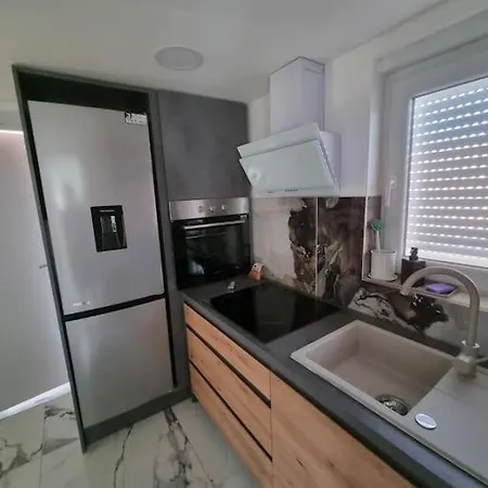 Apartman Enjoy The Silence In Old Private Penthouse
