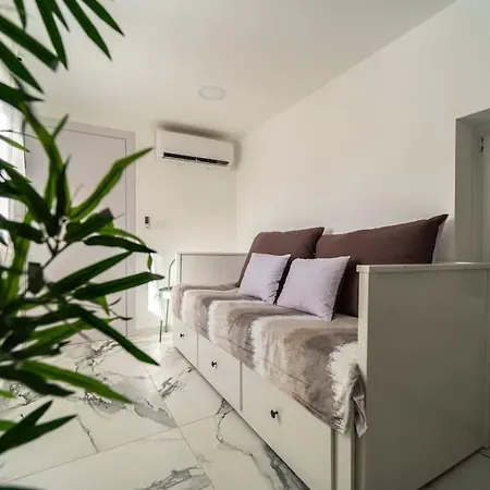 Enjoy The Silence In Old Private Penthouse Appartement