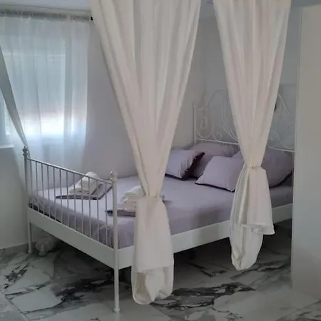 Enjoy The Silence In Old Private Penthouse Appartement *