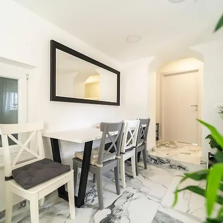 Enjoy The Silence In Old Private Penthouse Appartement Zadar