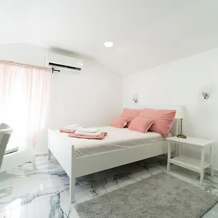 Appartement Enjoy The Silence In Old Private Penthouse Zadar