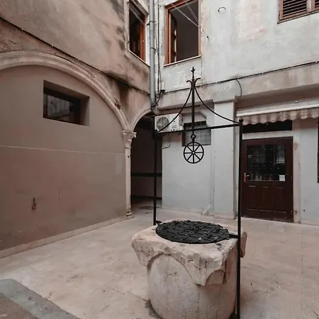 Enjoy The Silence In Old Private Penthouse *