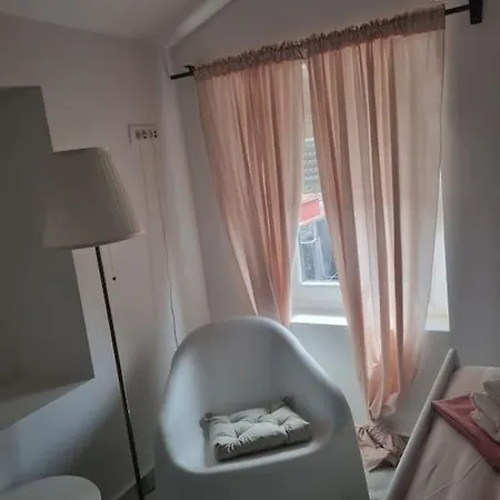 Enjoy The Silence In Old Private Penthouse Apartman Zadar