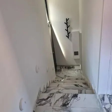 Enjoy The Silence In Old Private Penthouse Appartement *