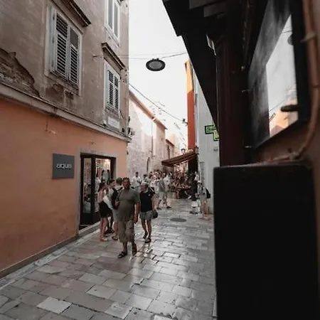 Enjoy The Silence In Old Private Penthouse Appartement Zadar